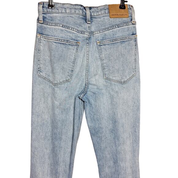 Aritzia Denim Forum the Arlo high rise straight 26 distressed light wash jeans - Picture 5 of 7